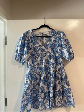 Blue and White Floral Puff-Sleeve Dress